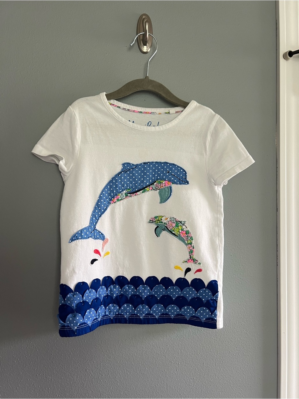 Mini Boden Girls Dolphin Appliqué Tee